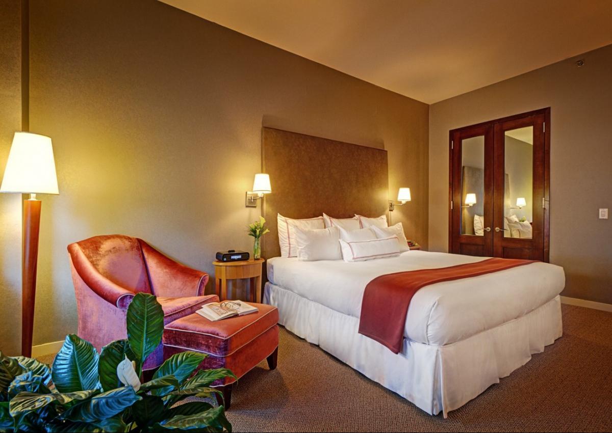 Our Classic Guestroom with 1 King Bed is spacious and also offers handicap accessible rooms and barrier free bathrooms if needed!